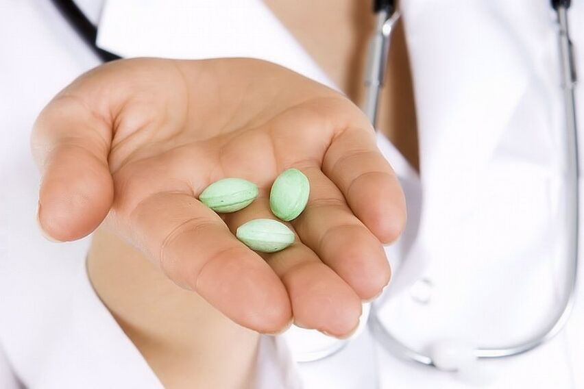 Doctor offers pills for lower back pain